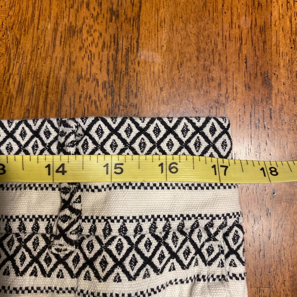 Ann Taylor loft, The Riviera shorts. Size 10 - Picture 11 of 15